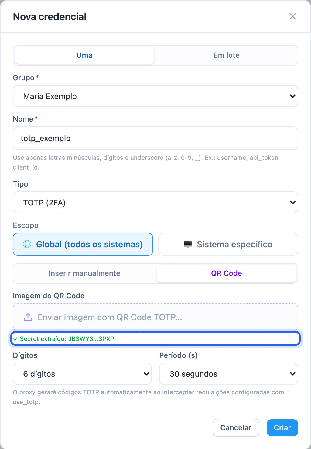 janela Nova credencial com o tipo TOTP (2FA), a opção QR Code e a mensagem de chave extraída